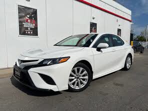 Toyota Camry SE FWD