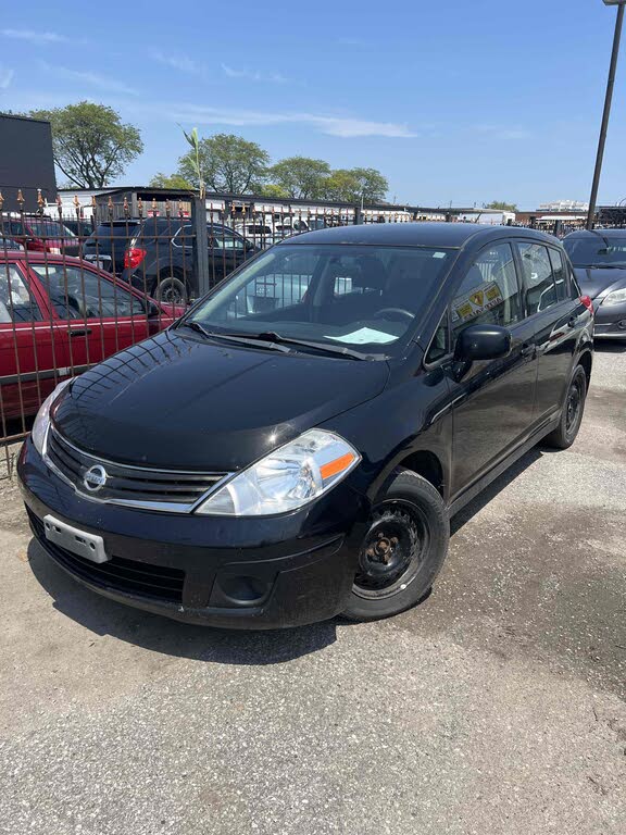 2011 Nissan Versa 1.8 S Hatchback