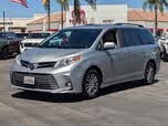 Toyota Sienna XLE 7-Passenger FWD with Auto-Access Seat