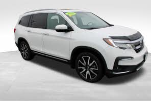 Honda Pilot Touring AWD with Rear Captain's Chairs