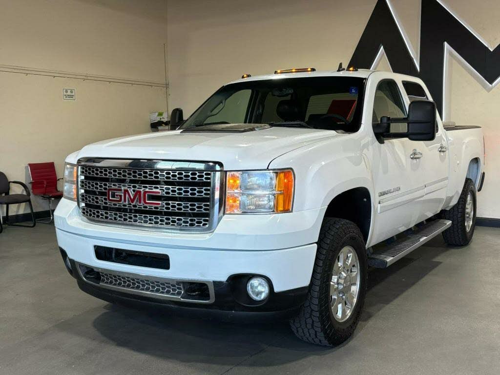 2011 GMC Sierra 3500HD Denali Crew Cab SB 4WD