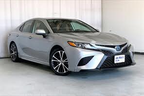 Toyota Camry Hybrid SE FWD