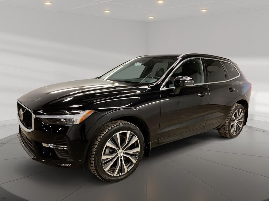 2022 Volvo XC60 B6 Momentum AWD