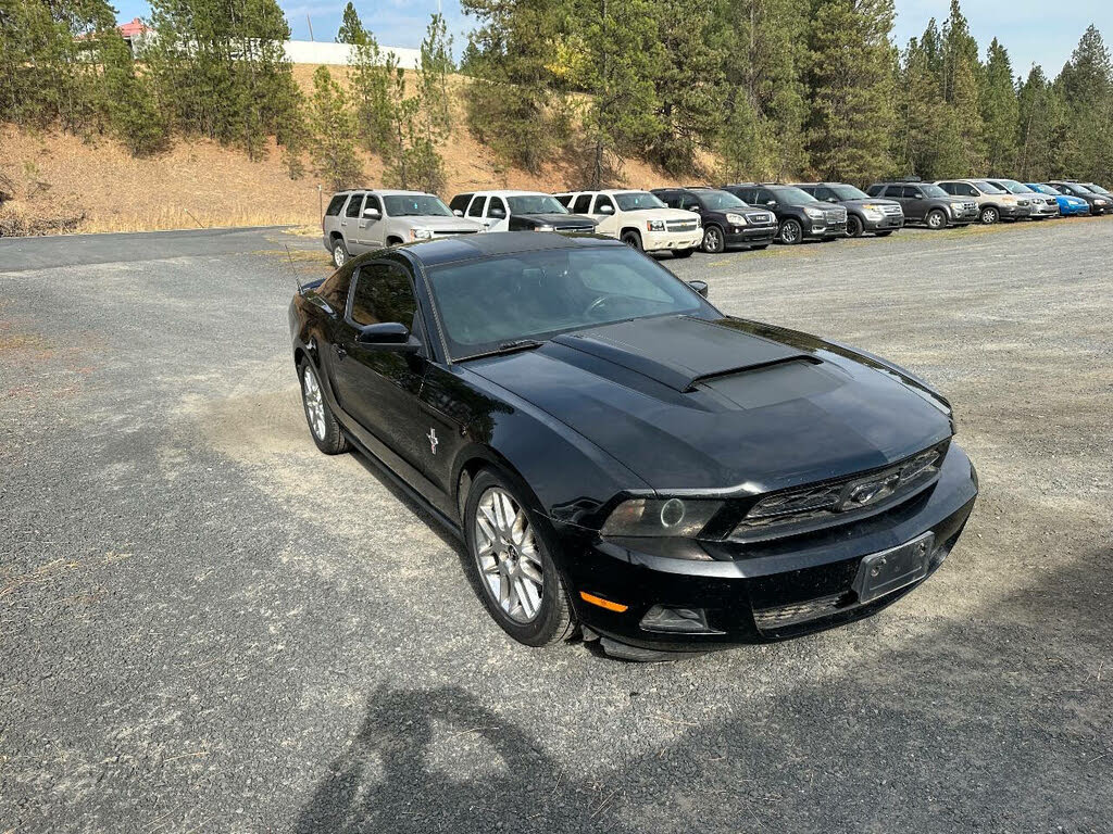 2012 Ford Mustang V6 Premium Coupe RWD