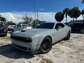 Dodge Challenger R/T Scat Pack Widebody RWD