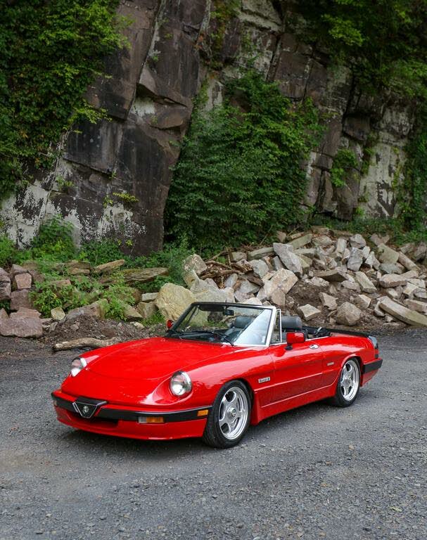 1989 Alfa Romeo Spider Quadrifoglio RWD