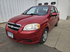 Chevrolet Aveo 1LT Sedan FWD