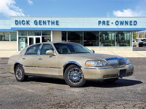 Lincoln Town Car Signature Limited