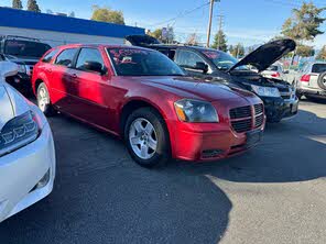 Dodge Magnum SE RWD