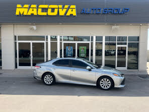 Toyota Camry XLE FWD