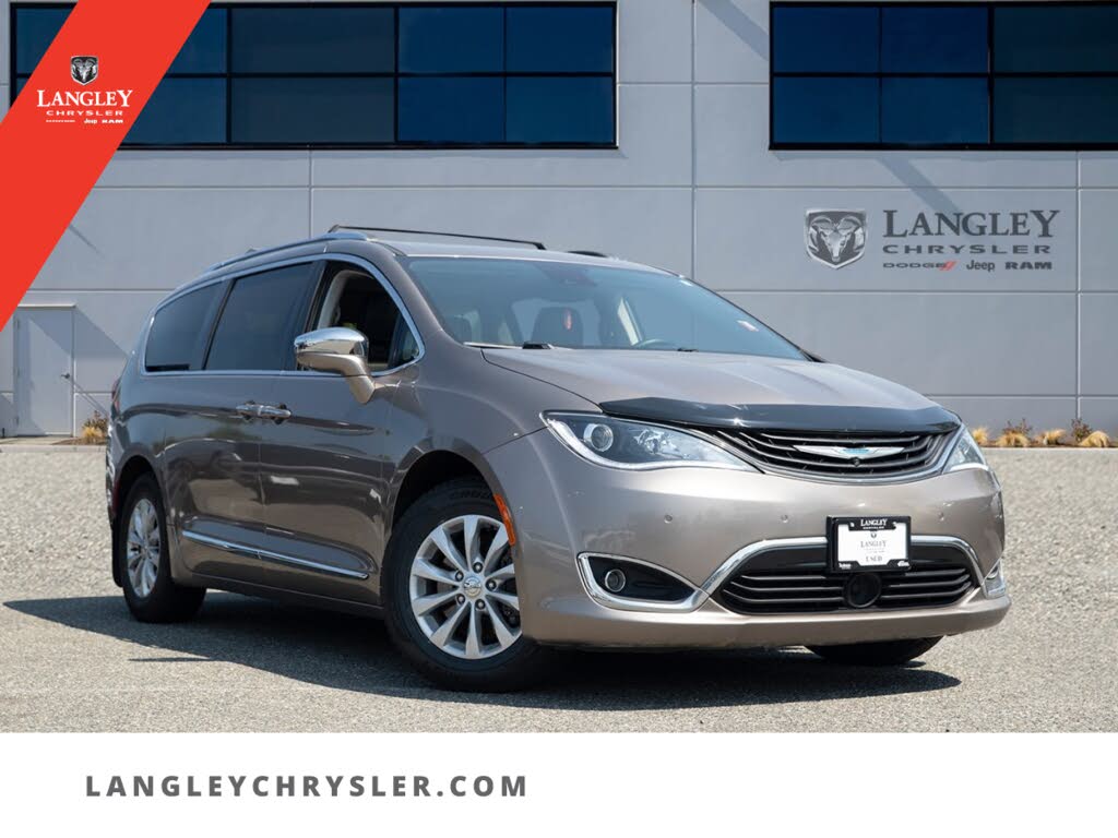 2018 Chrysler Pacifica Hybrid Limited FWD