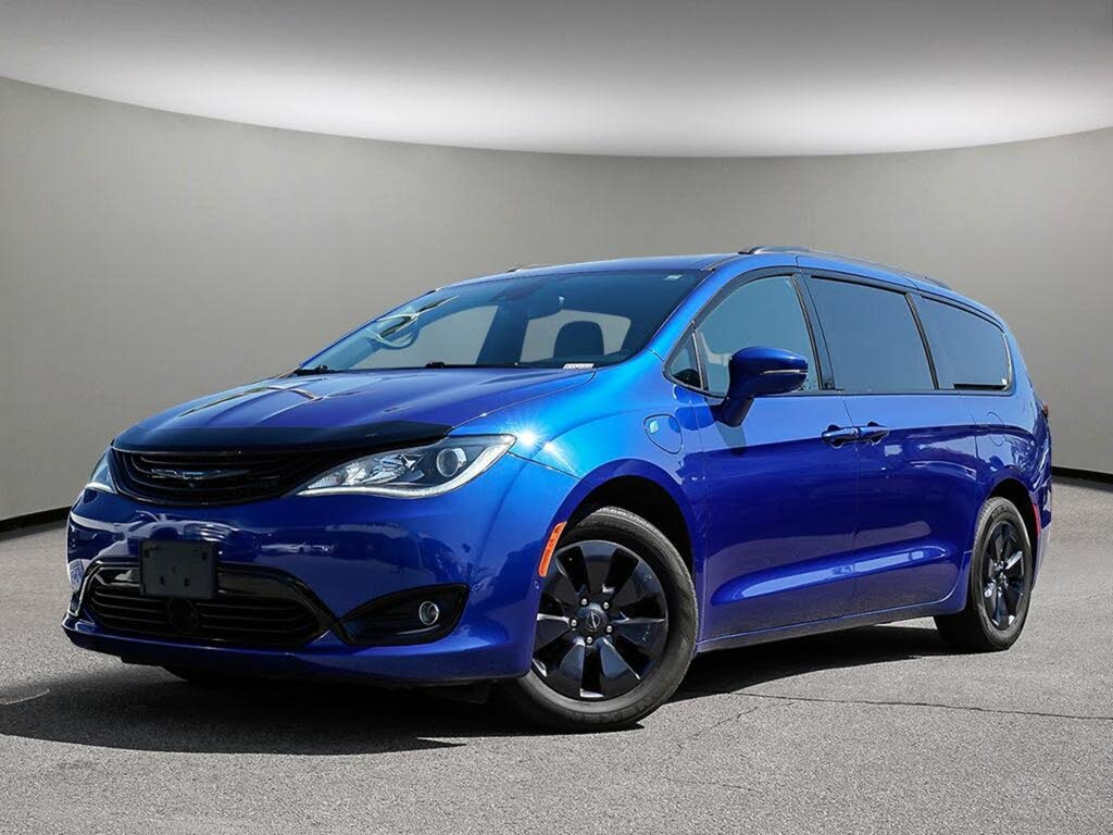 2019 Chrysler Pacifica Hybrid Limited FWD