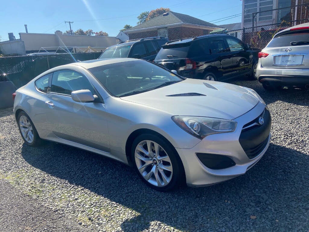 2013 Hyundai Genesis Coupe 2.0T Premium RWD