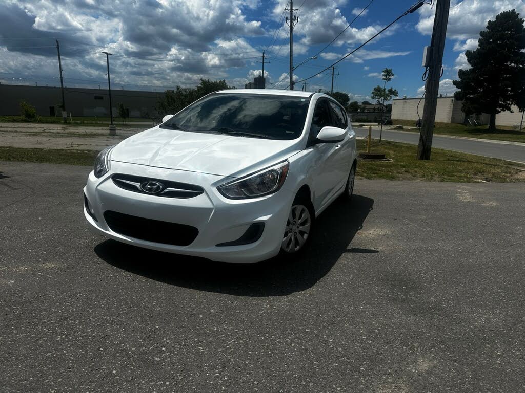 2016 Hyundai Accent GL 4-Door Hatchback FWD