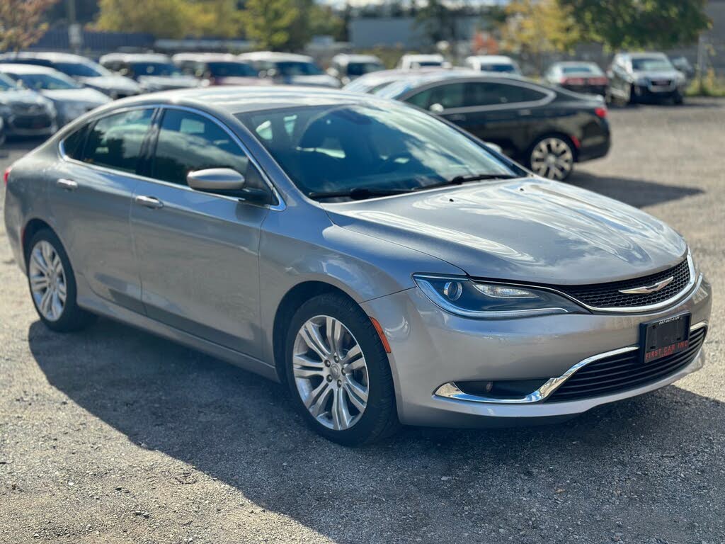 2015 Chrysler 200 Limited Sedan FWD