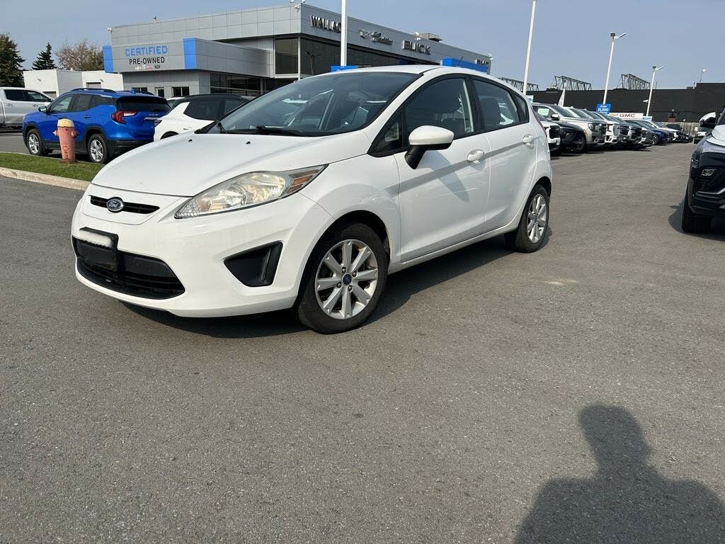 2013 Ford Fiesta SE Hatchback