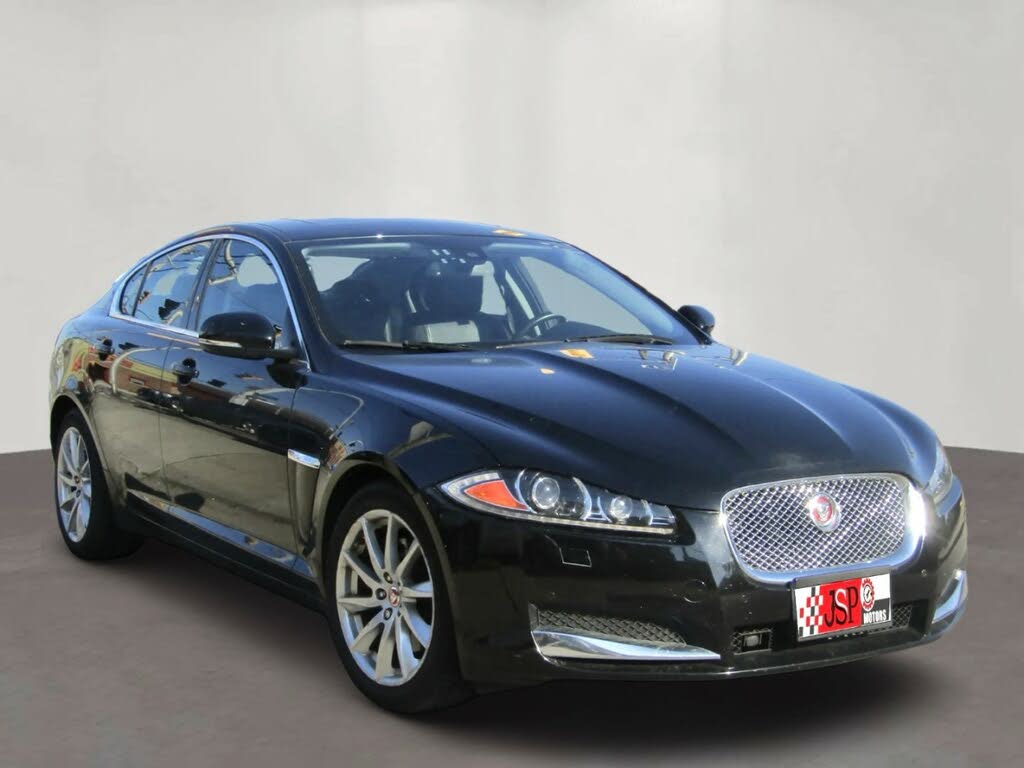 Jaguar XF 2.0T Luxury RWD 2015