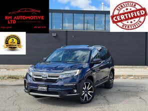 Honda Pilot Touring AWD with Rear Captains Chairs