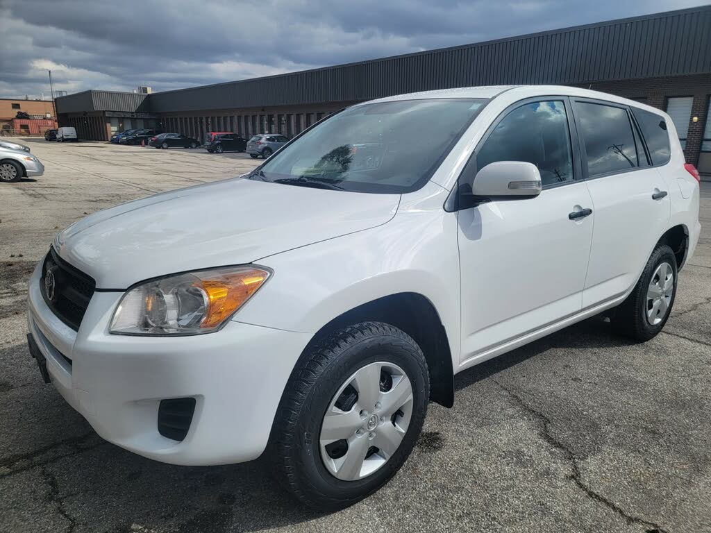 Toyota RAV4 Base 2010