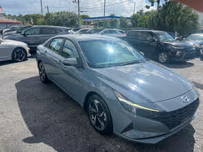 Hyundai Elantra SEL FWD