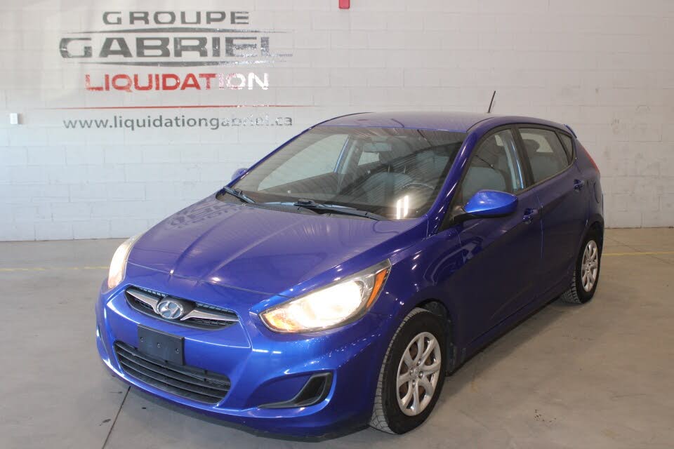 2012 Hyundai Accent GS 4-Door Hatchback FWD