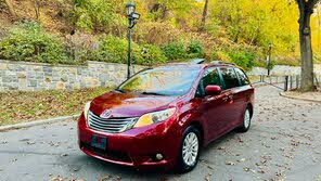 Toyota Sienna XLE Premium 8-Passenger