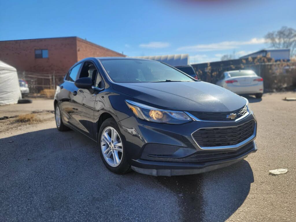 2017 Chevrolet Cruze LT Hatchback FWD