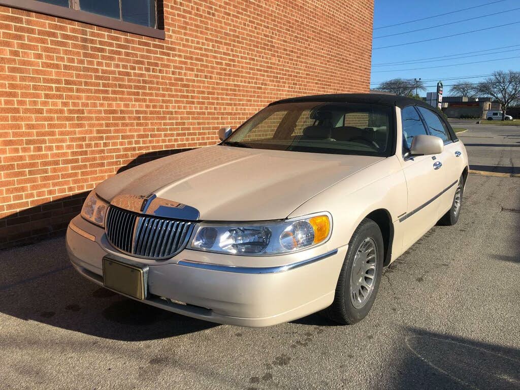 2001 Lincoln Town Car Cartier