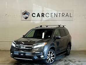 Honda Pilot Touring AWD with Rear Captain's Chairs