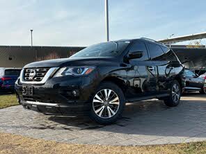 Nissan Pathfinder SV 4WD