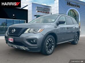 Nissan Pathfinder SL 4WD