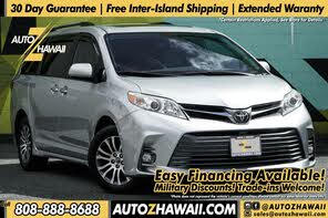 Toyota Sienna XLE 7-Passenger FWD with Auto-Access Seat