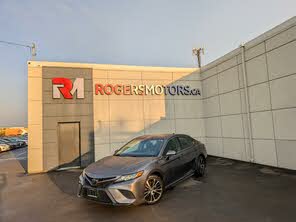 Toyota Camry SE FWD