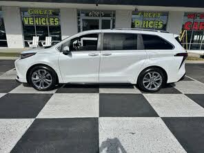 Toyota Sienna Platinum 7-Passenger FWD