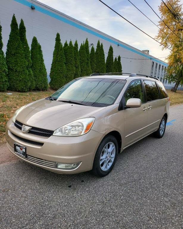 2004 tan toyota shops sienna minivan