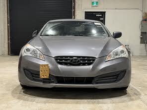 Hyundai Genesis Coupe 2.0T RWD