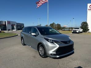 Toyota Sienna XLE 7-Passenger FWD