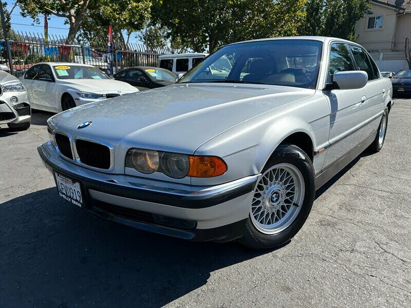 1999 BMW 7 Series 740iL RWD
