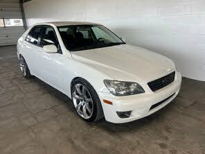 Lexus IS 300 Sedan RWD