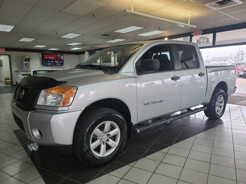 2015 Nissan Titan SV Crew Cab 4WD