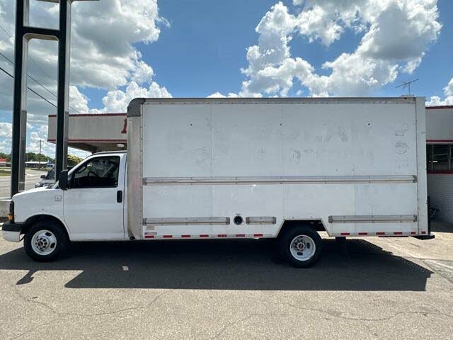 2016 GMC Savana Chassis 3500 177 Cutaway with 1WT RWD