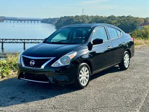 Nissan Versa SV FWD