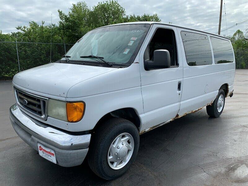 2003 Ford E-Series E-350 Super Duty XL Passenger Van