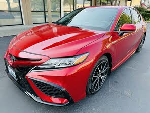 Toyota Camry Hybrid SE FWD