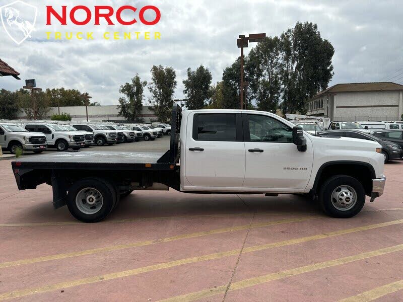 2022 Chevrolet Silverado 3500HD Chassis Work Truck Crew Cab RWD