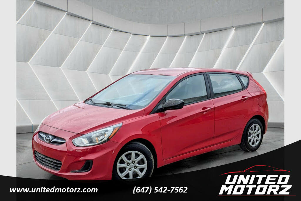 2013 Hyundai Accent GL 4-Door Hatchback FWD