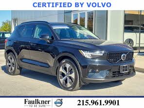 Volvo XC40 B5 Plus Dark Theme AWD