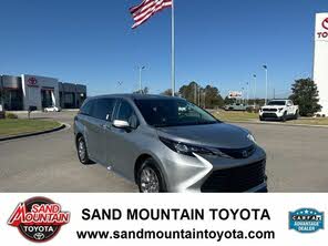 Toyota Sienna XLE 7-Passenger FWD