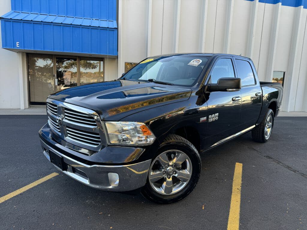 2015 RAM 1500 SLT Crew Cab 4WD