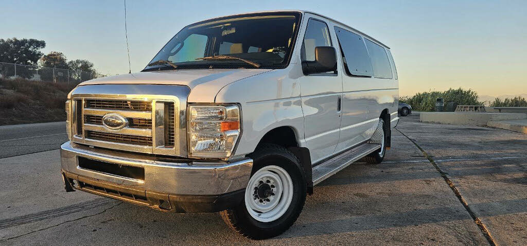 2012 Ford E-Series E-350 XLT Super Duty Extended Passenger Van